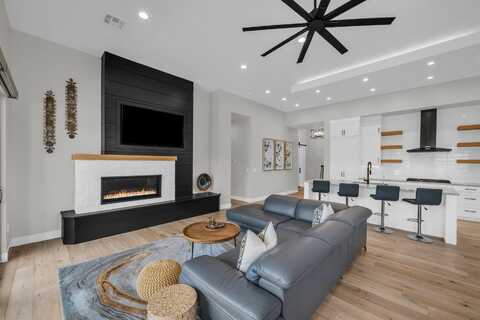 2090 N Tuweap DR, Saint George, UT 84770