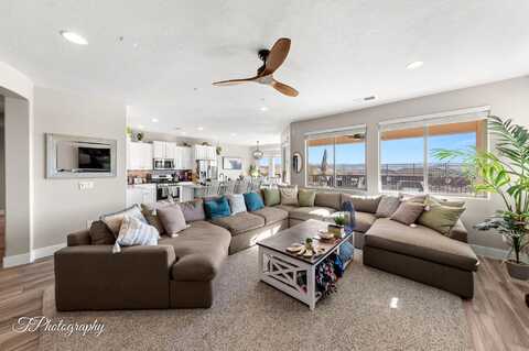 1010 N Mountainside Ave, Washington, UT 84780