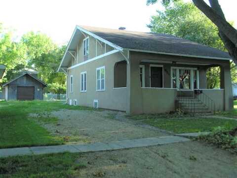 921 Oak Street, Osage, IA 50461