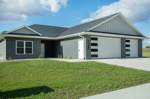 128 Red Fox Trail, Waverly, IA 50677