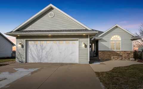 802 Juniper Drive, Independence, IA 50644