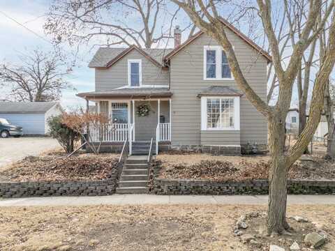 716 W 10th Street, Cedar Falls, IA 50613