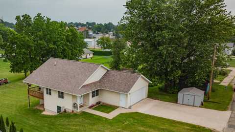 107 SW 5 Avenue, Waukon, IA 52172