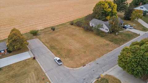 809 Crestview Drive, Traer, IA 50675