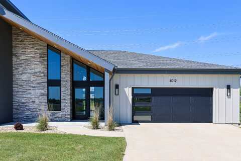 4012 Keagles Crossing, Cedar Falls, IA 50613