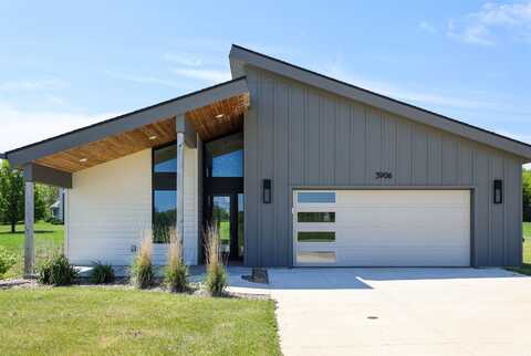 3906 Keagles Crossing, Cedar Falls, IA 50613