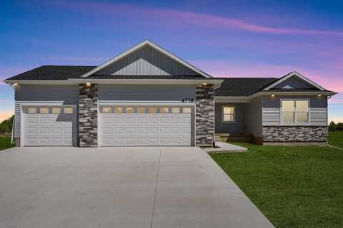 4718 Wild Horse Drive, Cedar Falls, IA 50613