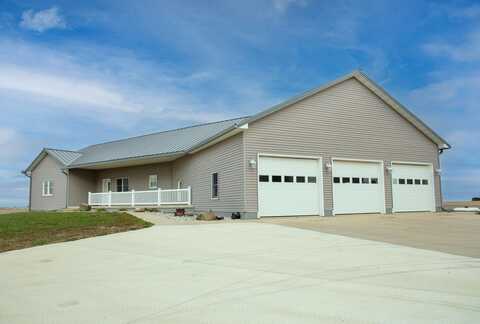 15178 V Avenue, Sumner, IA 50674