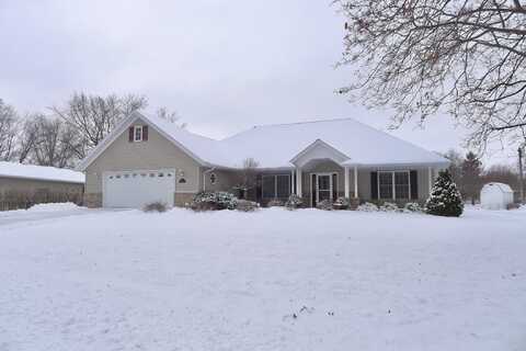 212 Cedar Circle, Charles City, IA 50616