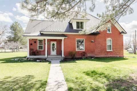 112 S 1ST E, Weston, ID 83286