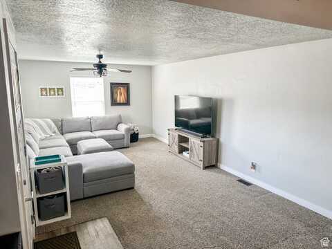 772 W 4375 S, Riverdale, UT 84405