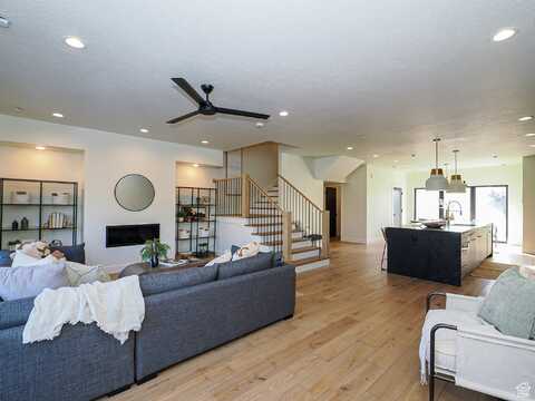 839 S MENDON, Salt Lake City, UT 84105