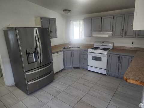 4661 STORM MOUNTAIN, Taylorsville, UT 84123