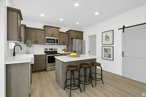 1317 N 1850 W, Clinton, UT 84015