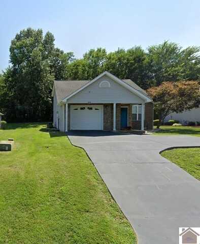 909 Stonebrooke Court, Paducah, KY 42003