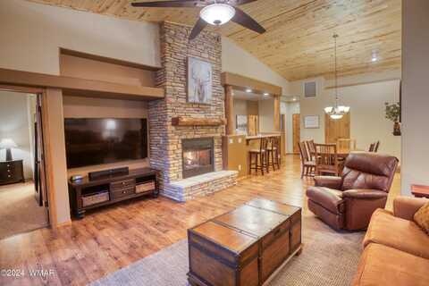 3240 W Black Oak Loop, Show Low, AZ 85901