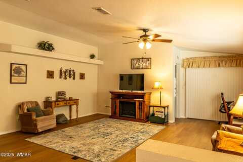 2340 Hacienda Way, Show Low, AZ 85901