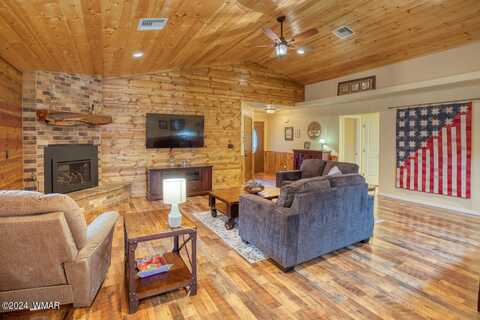 640 S Mountain Pines Avenue, Show Low, AZ 85901
