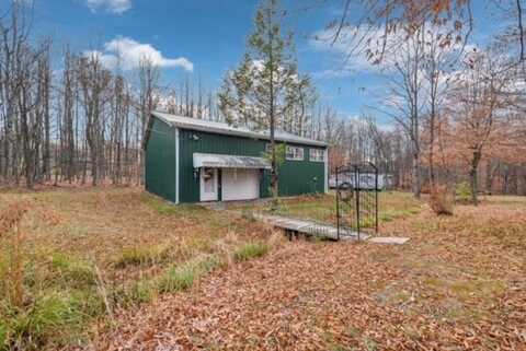 633 Tannery Hollow Road, Derry, PA 15717