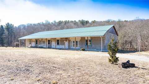 2898 McIntyre Rd, Conemaugh, PA 15756