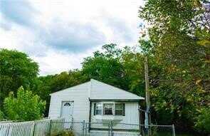 735 E 1st Ave, Derry, PA 15627