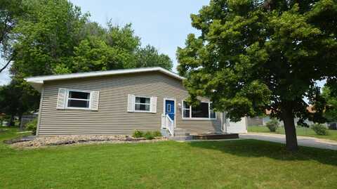 1214 S McCoy Street, Aberdeen, SD 57401
