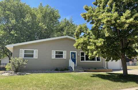 1214 S McCoy Street, Aberdeen, SD 57401