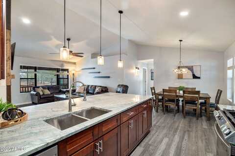2691 PALOMINO Trail, Overgaard, AZ 85933