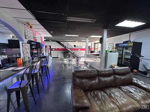 3500 21ST Street, Bakersfield, CA 93301