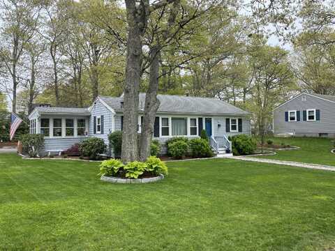 2 Naushon Road, Mashpee, MA 02649