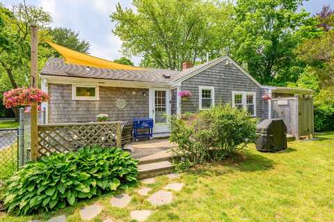 120 Main Street, Cotuit, MA 02635