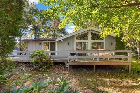 33 Half Moon Circle, East Falmouth, MA 02536