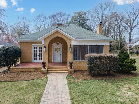 333 7th Street NW, Hickory, NC 28601