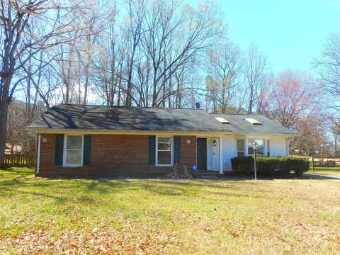 8319 Golf Ridge Drive, Charlotte, NC 28277