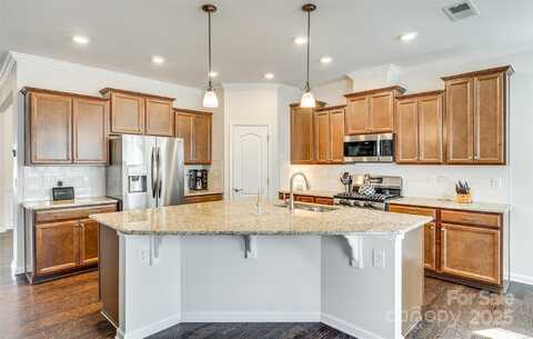 10014 Berkeley Castle Drive, Charlotte, NC 28273
