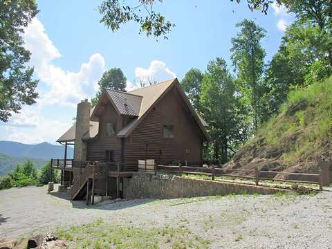 200 Coyote Cove, Franklin, NC 28734