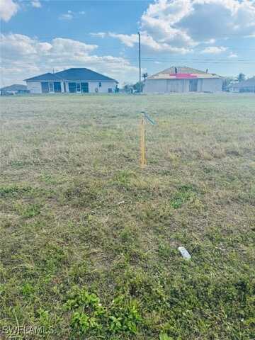 920 DIPLOMAT Parkway E, Cape Coral, FL 33909