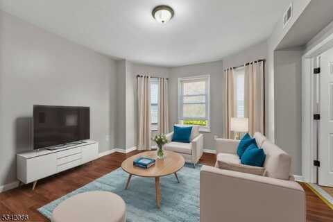 82 S 13th St, Newark, NJ 07107