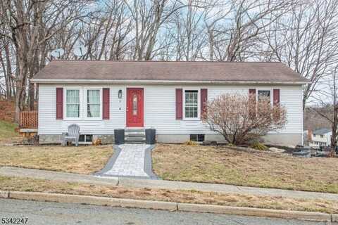 4 Layne Pl, Newton, NJ 07860