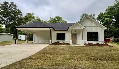 63 Clay St, West Point, MS 39773