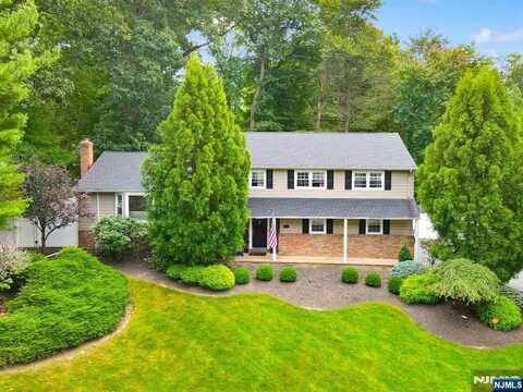 8 Lorraine Drive, Park Ridge, NJ 07656