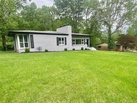 820 Valley Drive, East Alton, IL 62024