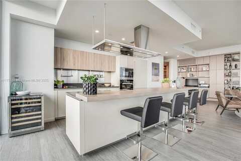 1000 Brickell Plz, Miami, FL 33131