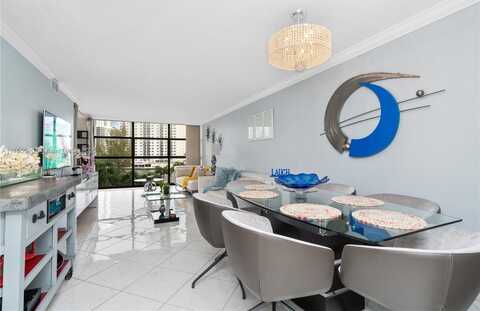 600 Parkview Dr, Hallandale Beach, FL 33009