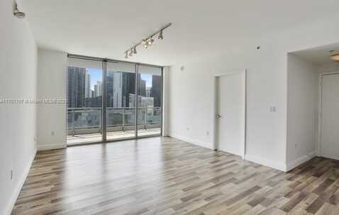 90 SW 3rd St, Miami, FL 33130