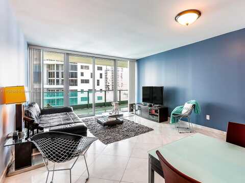 1331 Brickell Bay Dr, Miami, FL 33131