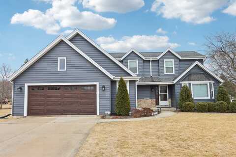 W143n6566 Aspen Dr, Menomonee Falls, WI 53051