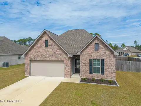 11600 Rosalie Place, Ocean Springs, MS 39564