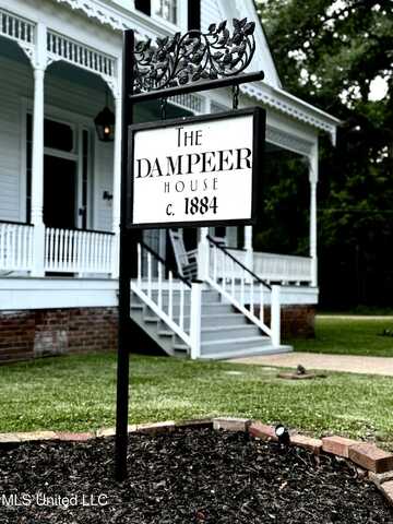 105 N Raymond Street, Crystal Springs, MS 39059