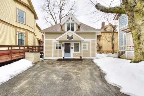 51-a Cedar St, Worcester, MA 01609